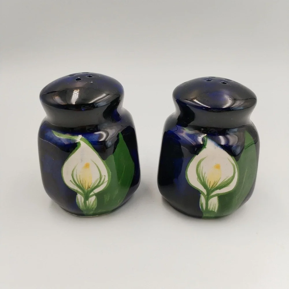 Vintage Hand Painted Mexican Talavera Cobalt Blue Calla Lily Salt Pepper Shakers
